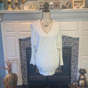 Ellen Tracy‎ off white sweater , size medium